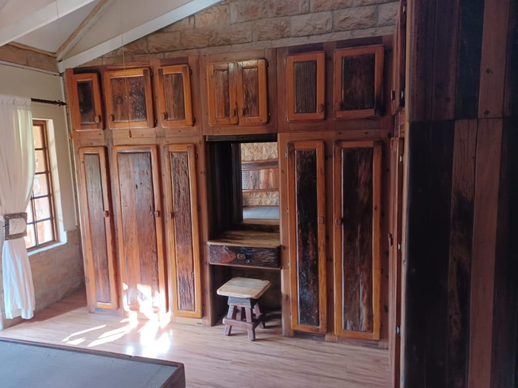 Sleeper art wooden furniture