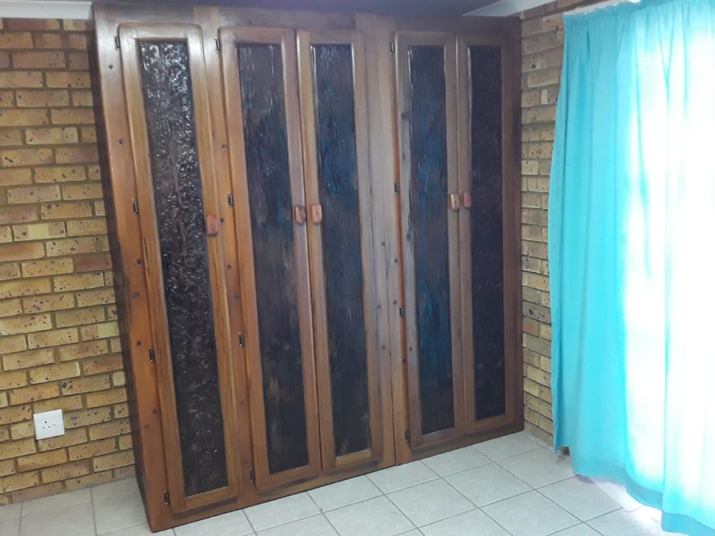 Sleeper art wooden furniture