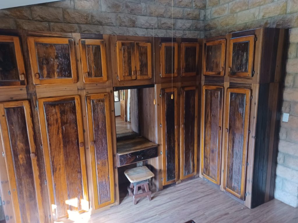 Sleeper art wooden furniture